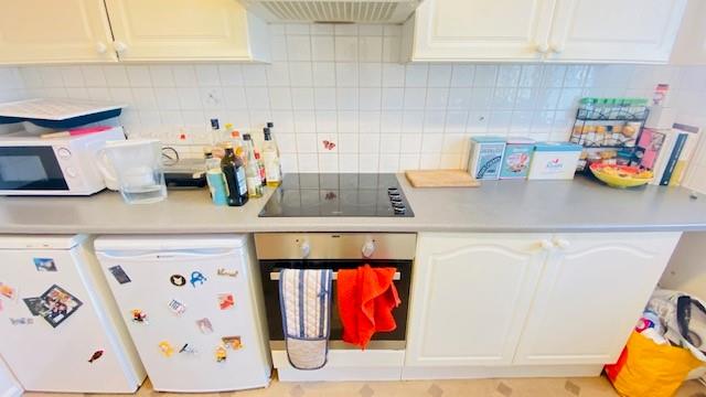 2 bed property in Elm Court, Finchley
